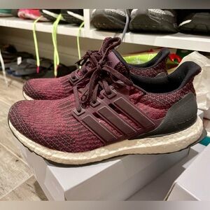 ADIDAS Ultraboost Women’s 7, Men’s/kids 5.5